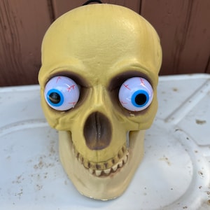 Halloween,  Skull Skeleton Bulging Eyes Illuminated Blinking Eyes Decoration Battery Operated Plastic Vintage