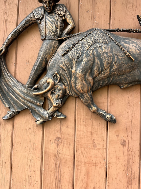 Vintage Coppercraft Bullfighter Wall Plaque: Retro Spanish Decor