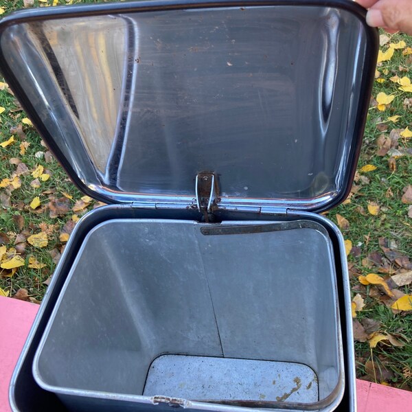 Vintage Trash Can - Etsy