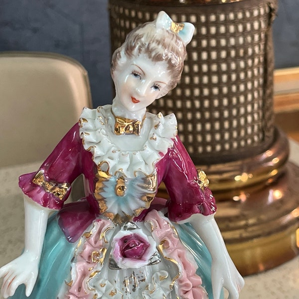 WALES Crown Label JAPAN Vintage Porzellan Dame Figur Südliche Belle Statue Sammlerstück Handbemalt