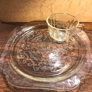 Vintage Indiana Glass Hostess Snack Set