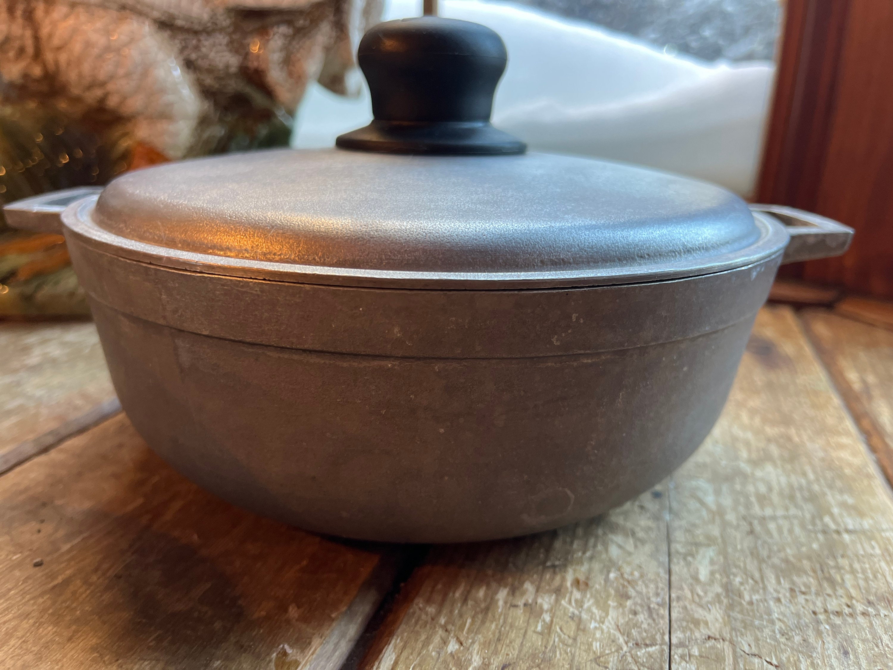 IMUSA 9.5 Inch Diameter Cast Aluminum Cooking Pot Dutch Oven No Lid Vintage