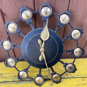 Wall Clock, Elektrik, Black-Gold, Brass, Sunburst, German, 1970s Starburst, Clock, Roman Numerals, Battery Operated, Vintage