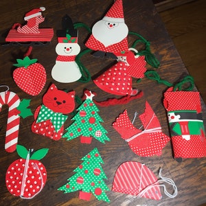 13 vintage, décorations de noël, noël, découpe, carton, ornement, papier, étiquettes, noël, chat, chien, père noël, canne en bonbon, travaux manuels,