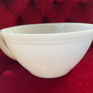 Batter Bowl Federal Glass Milk Glass Vintage Pour Spout Country Kitchen Farmhouse