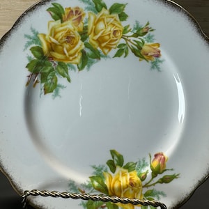 7” Dessert Salad Plate Royal Albert Tea Rose Plate Vintage Gold trim Floral Yellow Rose Flower Bone China Tableware