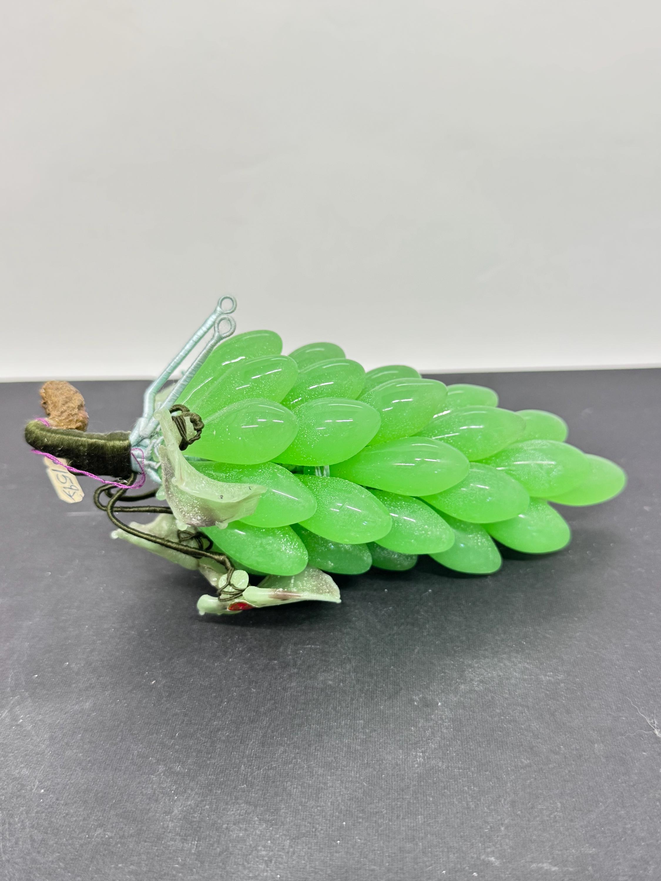 ヴィンテージ翡翠ガラスのブドウ：青磁食器、手彫りの葉 - Etsy 日本
