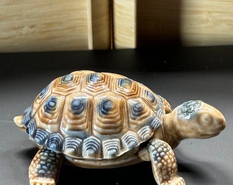 Wade Whimsies Tortoise Turtle Trinket Box w/ Lid  Porcelain Vintage England Ring Box
