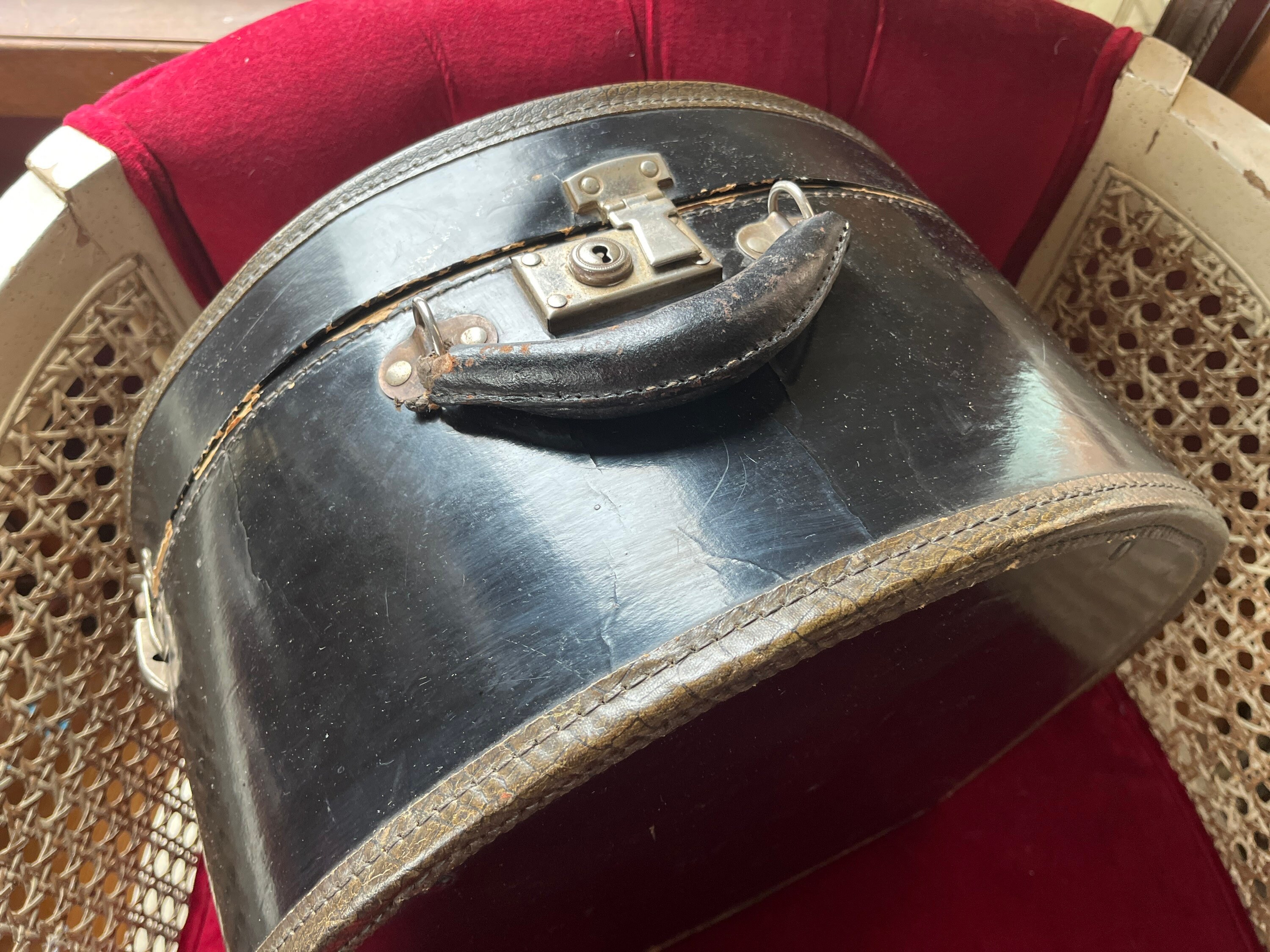 Antique Black Leather Round Hat Box Suitcase Ex Large Floral 