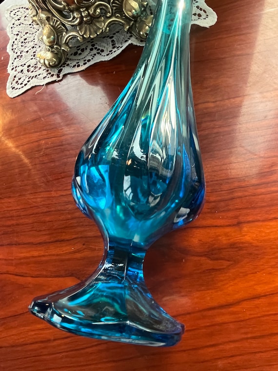 Vintage LE Smith Art Glass Vase: Turquoise Swung Vase, Petal