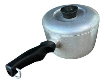 Pot, Wear-Ever, Aluminum,  Cookware, Retro Kitchen, Lid, Vintage, Canada Handle #982