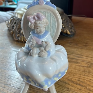 Girl Sitting Chair Bottle Poppy Replica Lladro  Figurine Statue Collectible Vintage