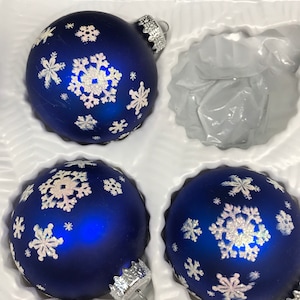 Christmas Ornaments Hand Painted Glass Ornaments Mercury Christmas  Tree Ornaments Mexico Vintage Set 3 Snowflake Silver Glitter Blue