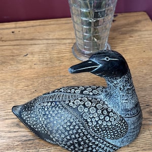 アフガナイト　クマ　カービング　 天然石　置物　7cm A Carved Soapstone Loon Figure by Aardvark, Canada, Dated 1972