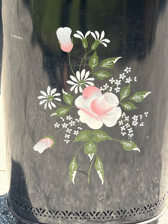 手描きの花柄ランドリーバスケット：ミッドセンチュリーモダンデコ
