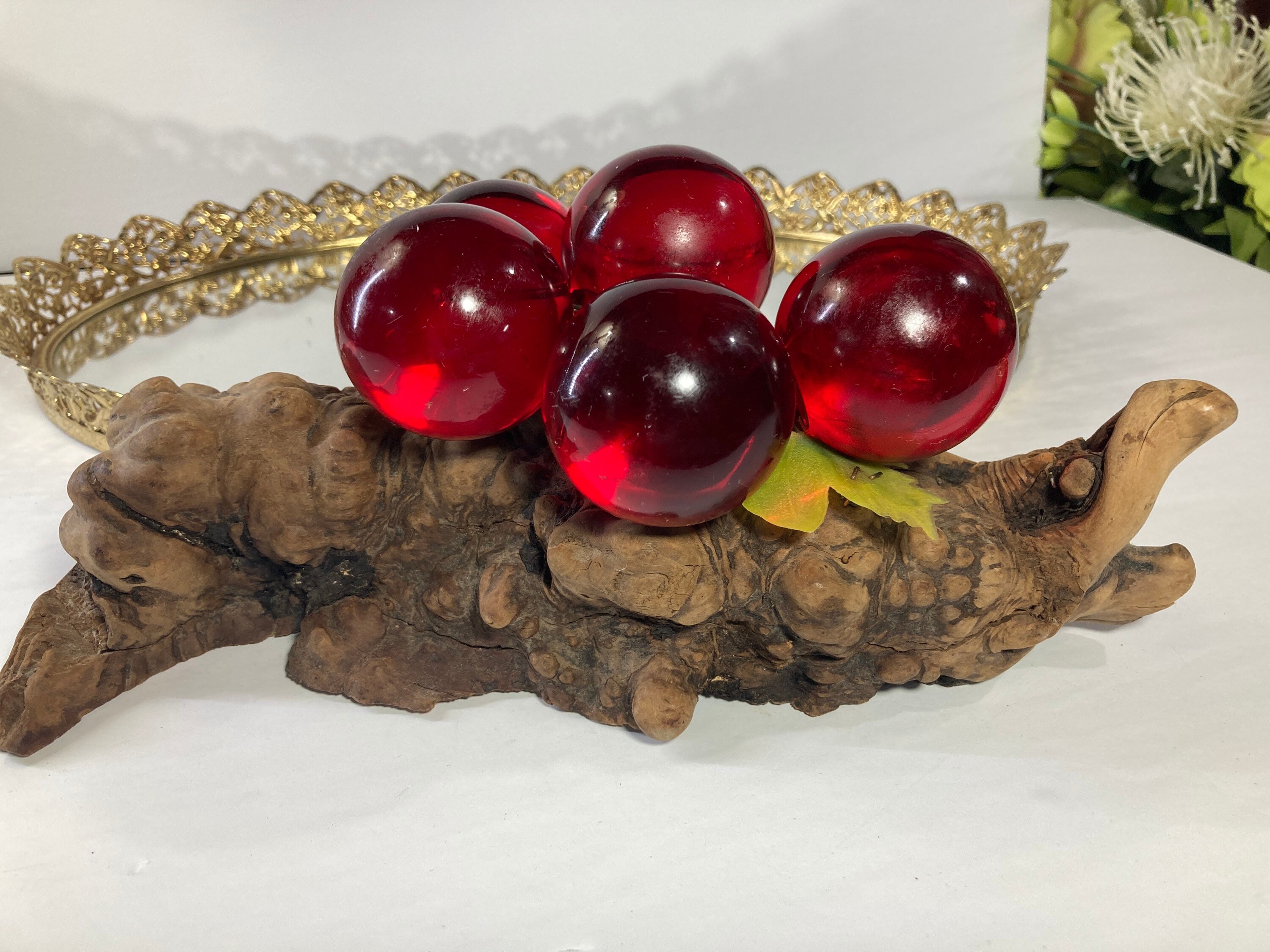 ヴィンテージ ルーサイト グレープクラスター：深紅のキッチン装飾