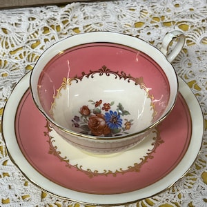 Aynsley Teacup Tea Cup  Saucer Fine Bone China England Vintage Floral Pretty in Pink Flowers