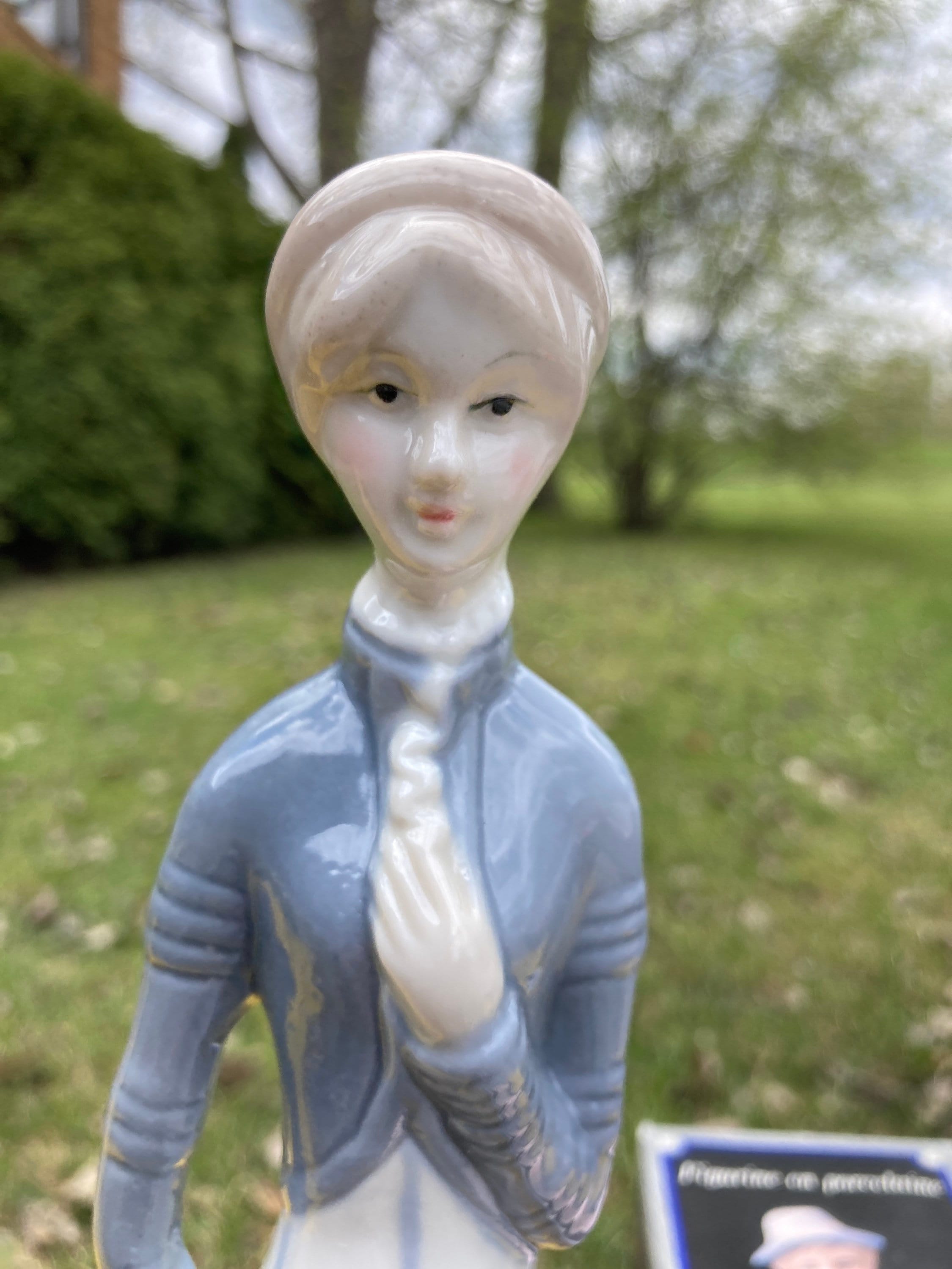ヴィンテージ磁器の女性像：淡いブルーのドレス、台湾 - Etsy 日本