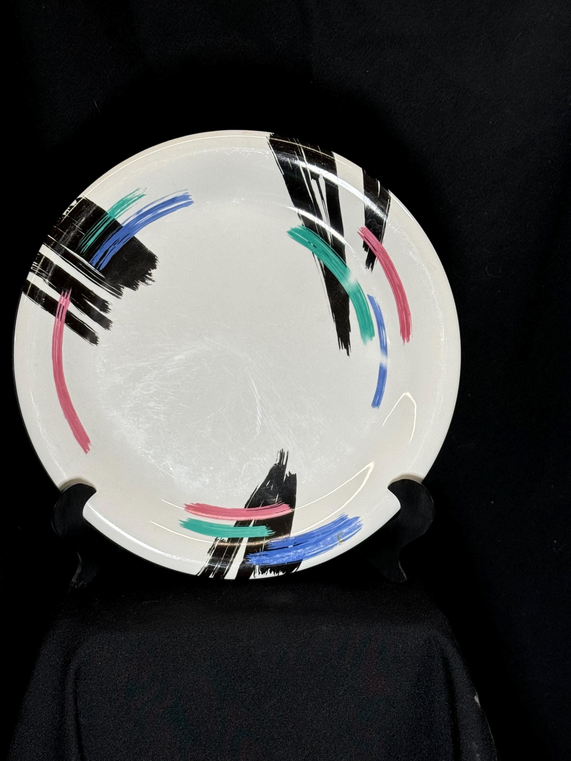 Newcor Stoneware Dinner Plate, Vintage Dedign Concepts Art