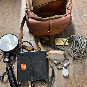 Heiland Strobonar Model HR-40 Flash Cords Rare Heiland Strobonar Model HR-40 Flash Battery Pack W/ Flash