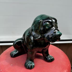 Perro Cachorro, BMP, Cerámica de Montaña Azul, Canadá, Coleccionable, Cerámica, MCM, Vintage, Perro Labrador, Canadiense, Esmalte de Cerámica Sentado