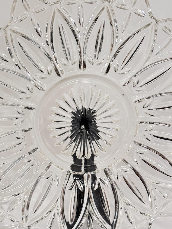 ヴィンテージ フェデラル ガラス ペタル プレート：16 ポイント