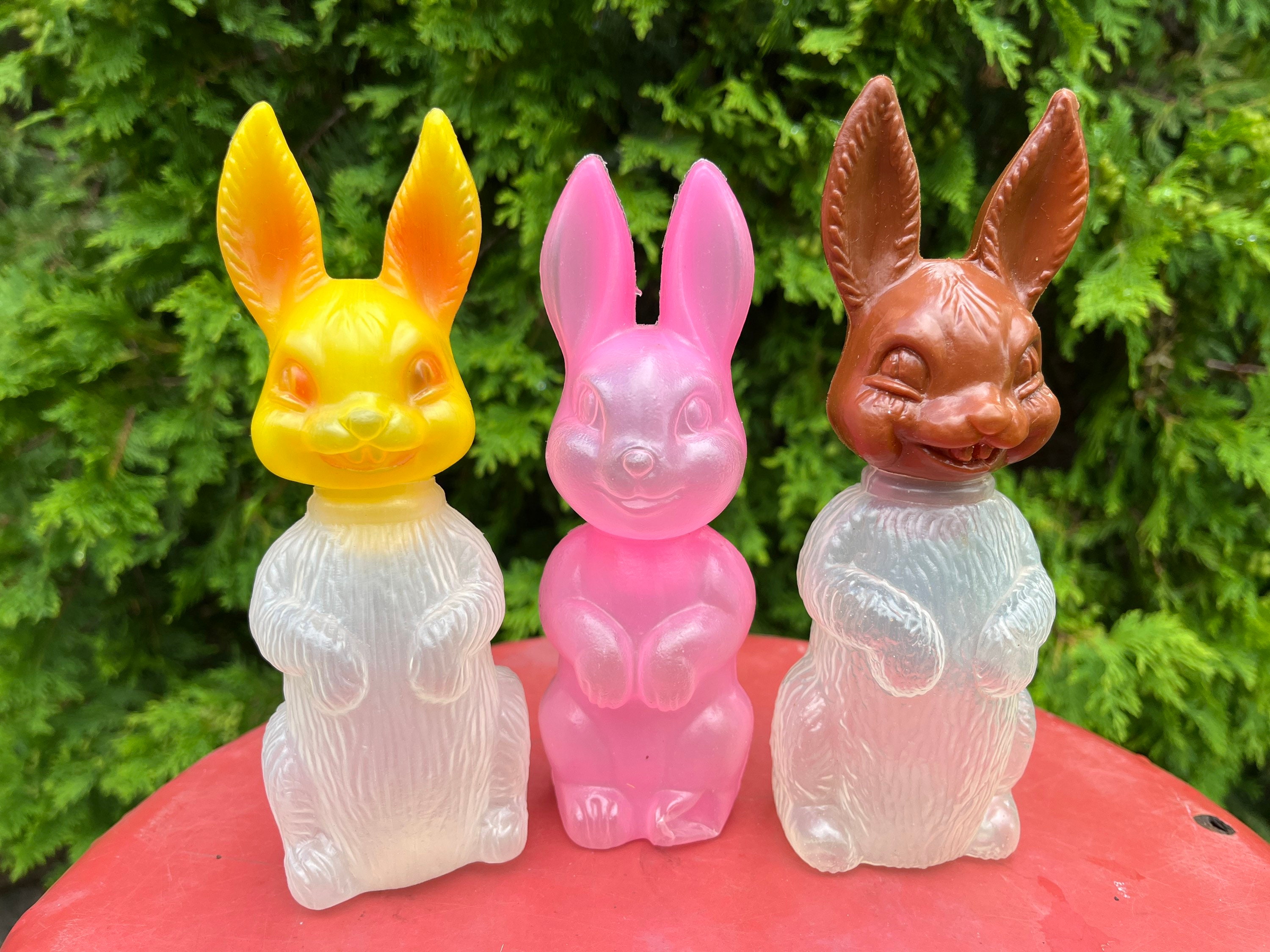 激安直営店 Container, Candy Rabbit Vintage Rabbit Bunny Easter Plastic アンティーク雑貨