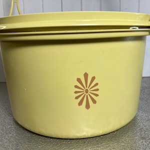 Tupperware Cake Carrier Transporter Harvest Gold Starburst Daisy Vintage 683 Storage Servelier