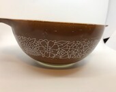 Pyrex Woodland 442 Mixing Nesting Bowl With Cinderella Handles Holds 1.5 Qts. Vintage Chocolate Brown