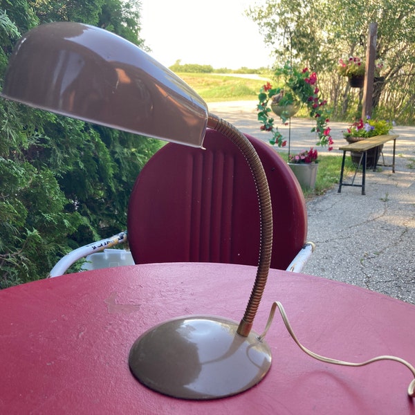 Lampe métal vintage rétro bras mobile industriel col de cygne Mid Century taupe bureau lampe de table