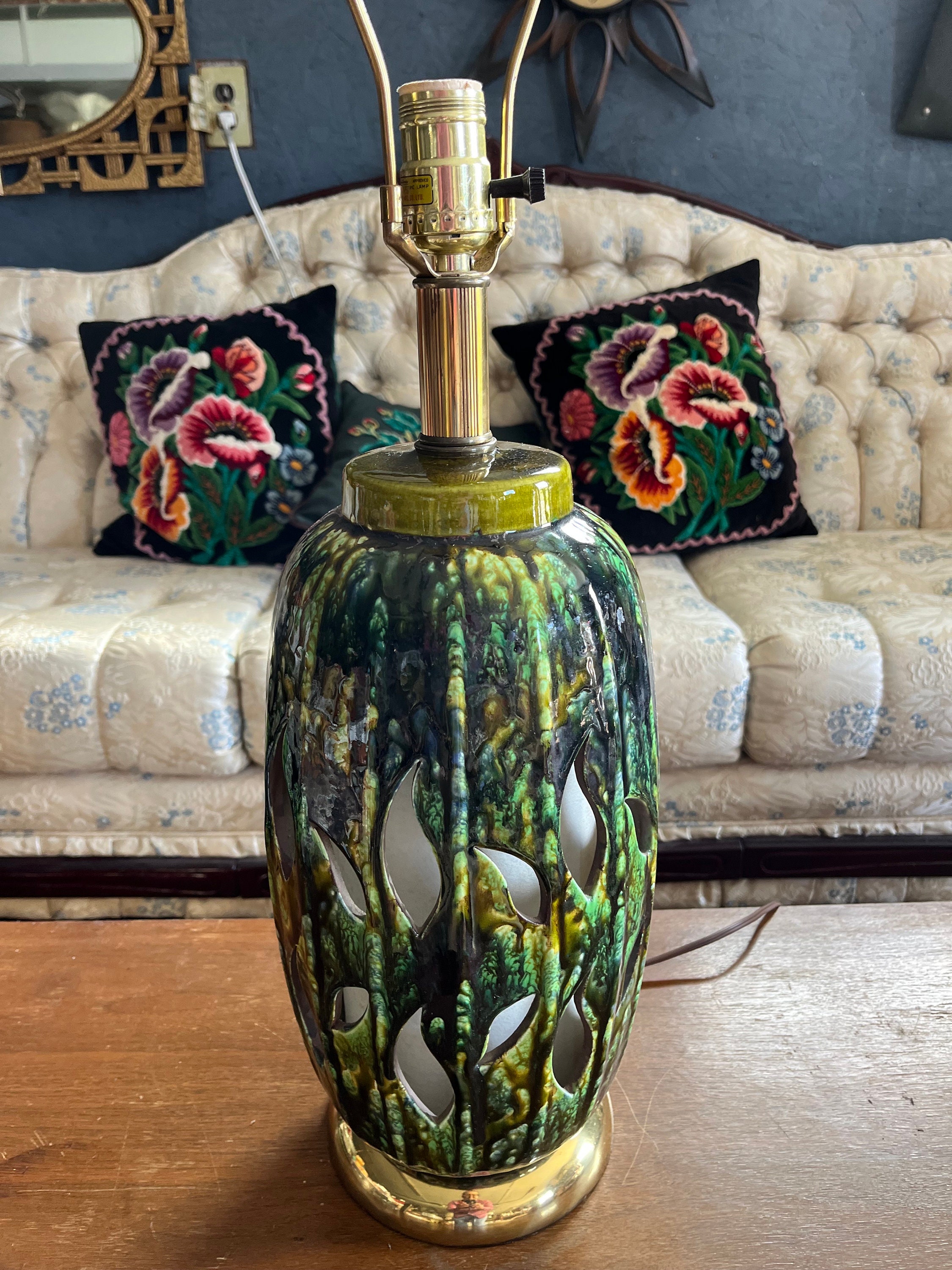 ミッドセンチュリーモダンテーブルランプ：ピアスドリップグレーズ