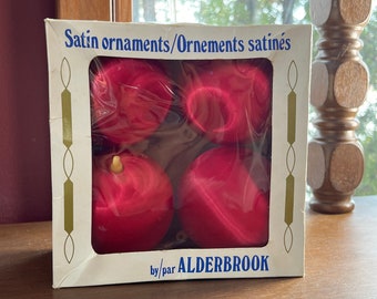 Red Spun Satin Christmas Ornaments Vintage Xmas Decorations Tree Ornaments Set of 4 Alderbrook Canada Baubles