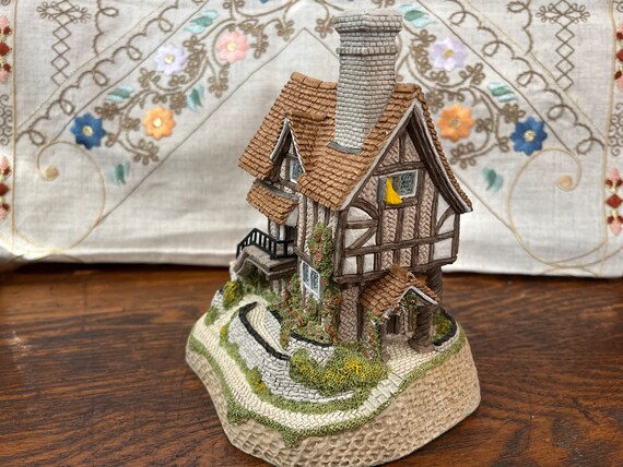 デビッド・ウィンター コテージ 置物