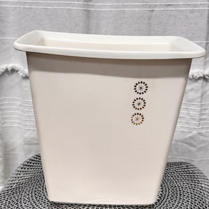 Rubbermaid Plastic, Trash, White with Gold Accent, Soft  Plastic Bathroom, powder room, MCM, Vintage, Trash can, Waste Basket