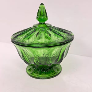 Emerald Glass Candy Dish, Indiana Glass Dish Candy Jar, Green Pressed Glass Dish, Anchor Hocking Candy Dish Vintage Footed Covered