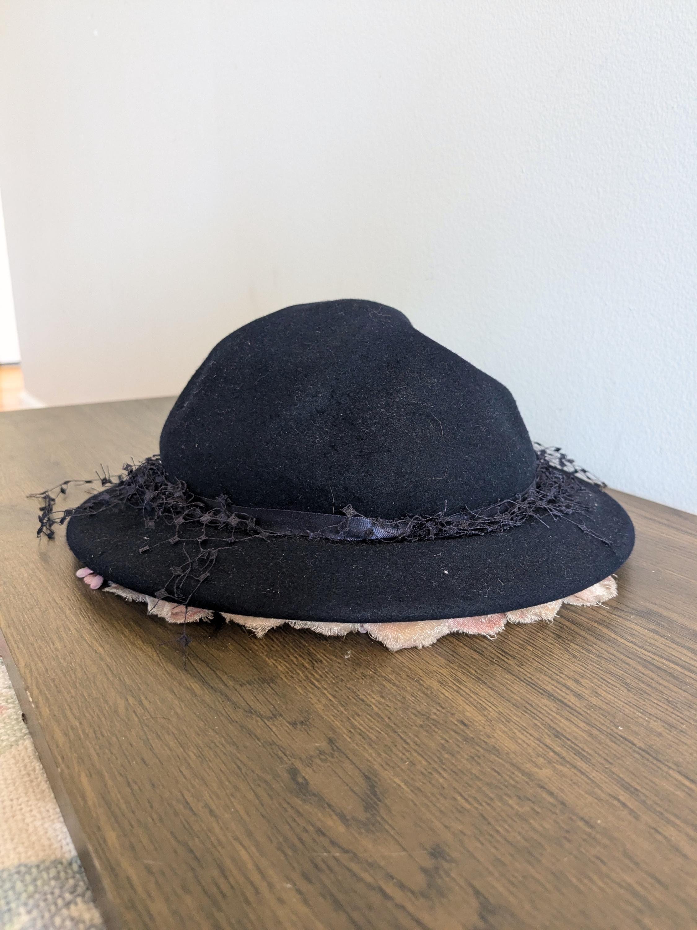 vintage draper the may company los angeles hat 1950s floral navy pink felt retro Vintage 1980s Navy Blue Wide Brim Felt Hat, Gold Flowers  main image 4