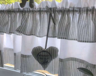 Landhausgardine Volant Weiß Grau im französischen Stil