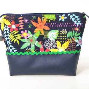 Cosmetic bag, toiletry bag, make-up bag, makeup bag, pouch, flowers