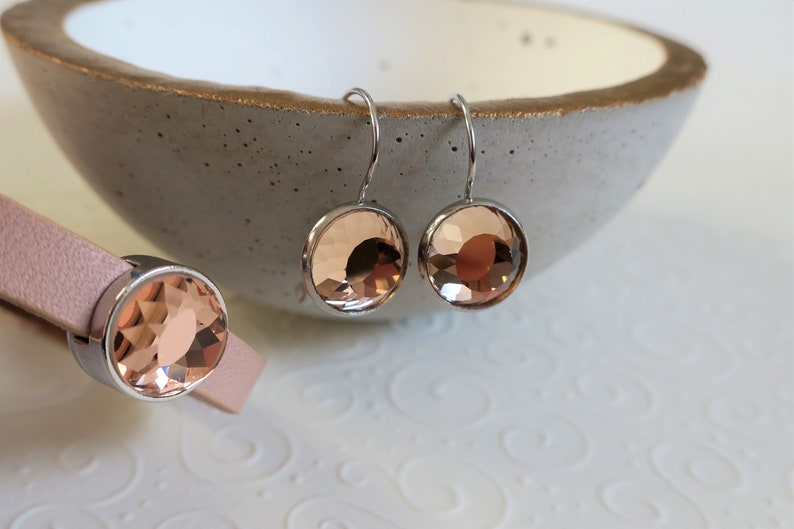 Almond Blossom-Set Leather Bracet & Earrings rosé image 2