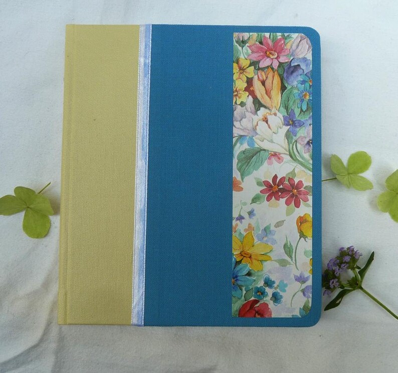 Notebook with flowers image 3