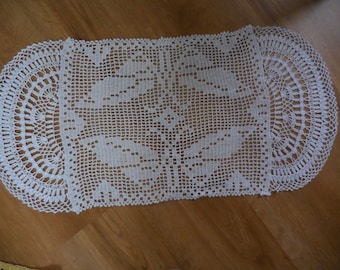 Häkeldecke Tischläufer Handarbeit Oval Schmetterlingmotiv Filet 65 cm x 30 cm weiß