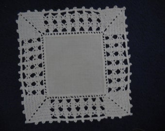 Deckchen Leinen große Häkelborte aus Baumwolle 18 cm x 18 cm weiß
