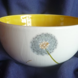 1 Dandelion cereal bowl matching the large cups inside yellow