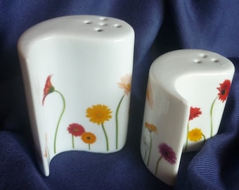 Salière et poivrière avec gerbera pièce unique