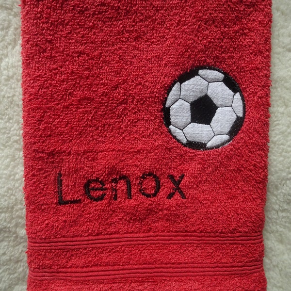 besticktes Kinderhandtuch mit Namen  Fußball  Wunschfarbe  30 x 50 cm