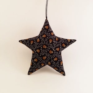 Decorative star to hang