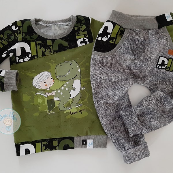 set 2pcs, taille 92,dinosaur,garcon,fait main, ensemble garcon, cadeau, anniversaire,panneau,Staghorn Design,jeans,cadeau noel garcon