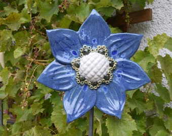 Fiore in ceramica blu in gres