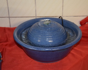 Zimmerbrunnen Keramik, handgetöpfert, blau
