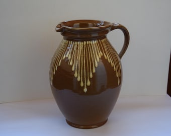 Großer, brauner Krug, Vase in handarbeit